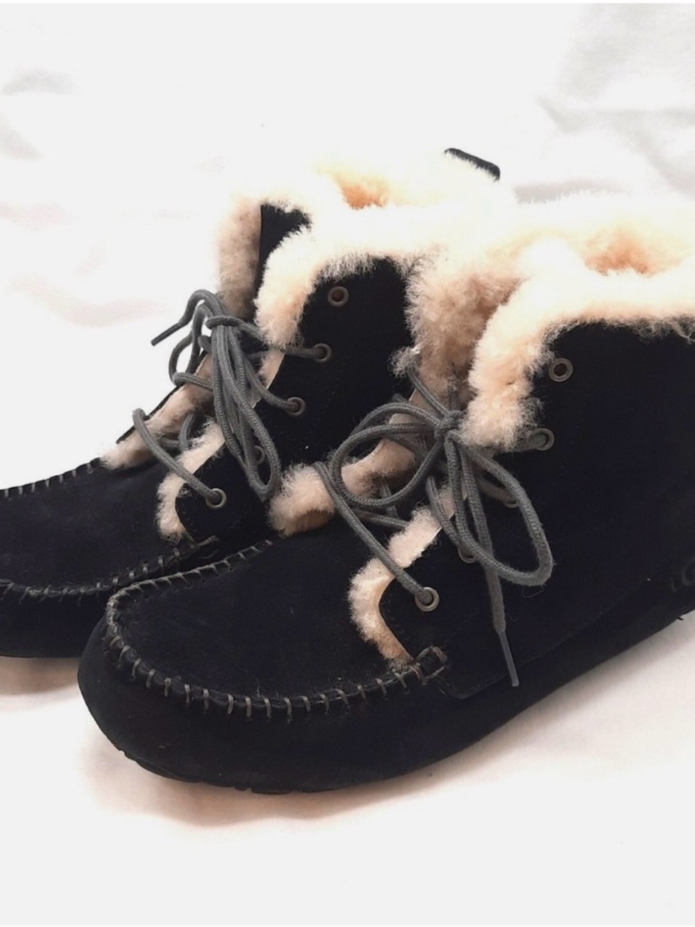 UGG Black Chickadee Suede Shearling Lace-Up Ankle Mocs size 9
